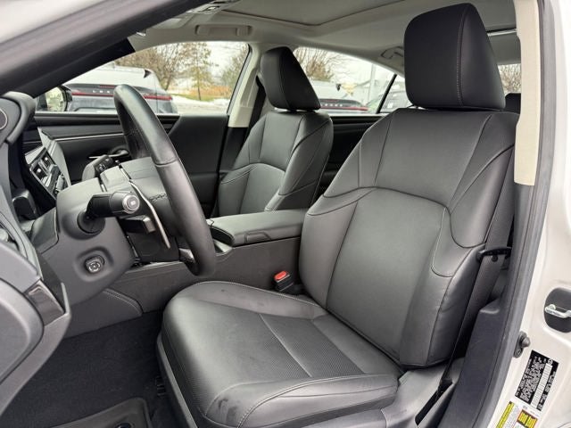 2024 Lexus ES 300h SEDAN