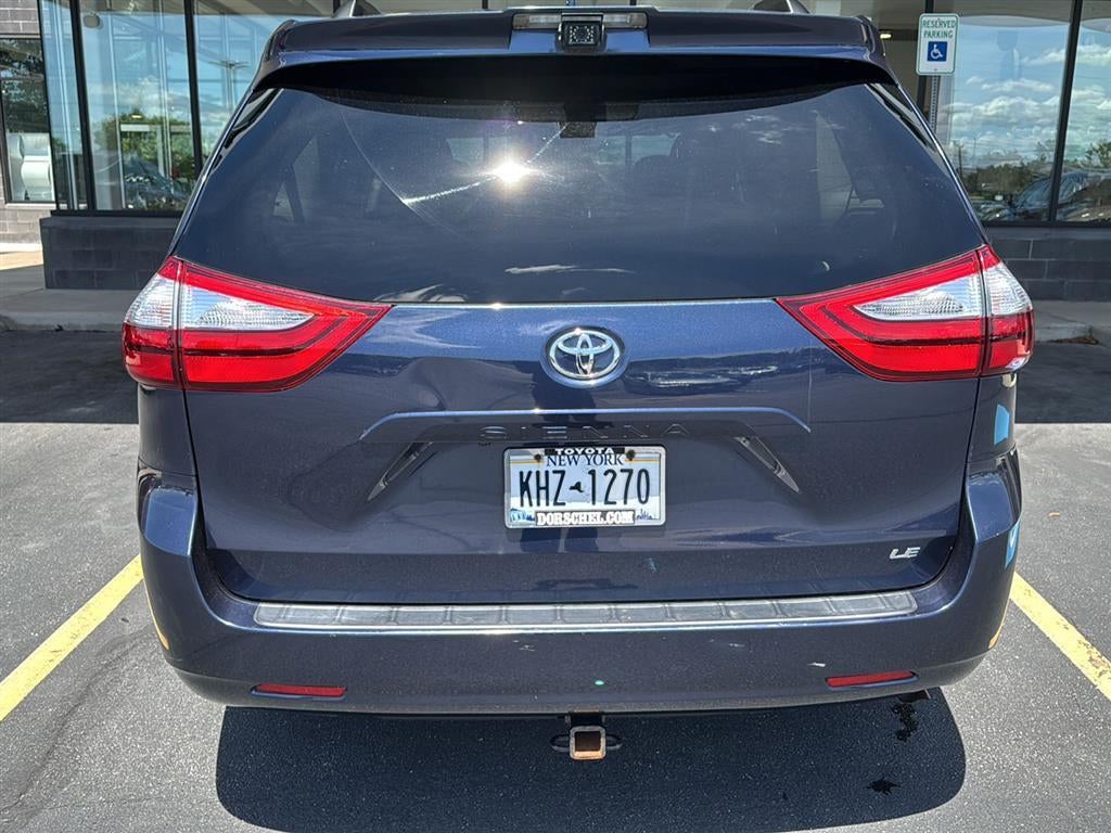2018 Toyota Sienna LE Auto Access Seat