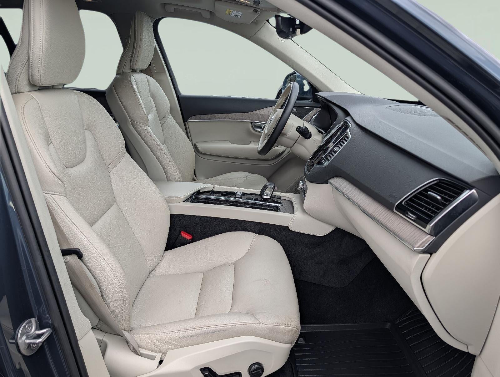 2023 Volvo XC90 Plus