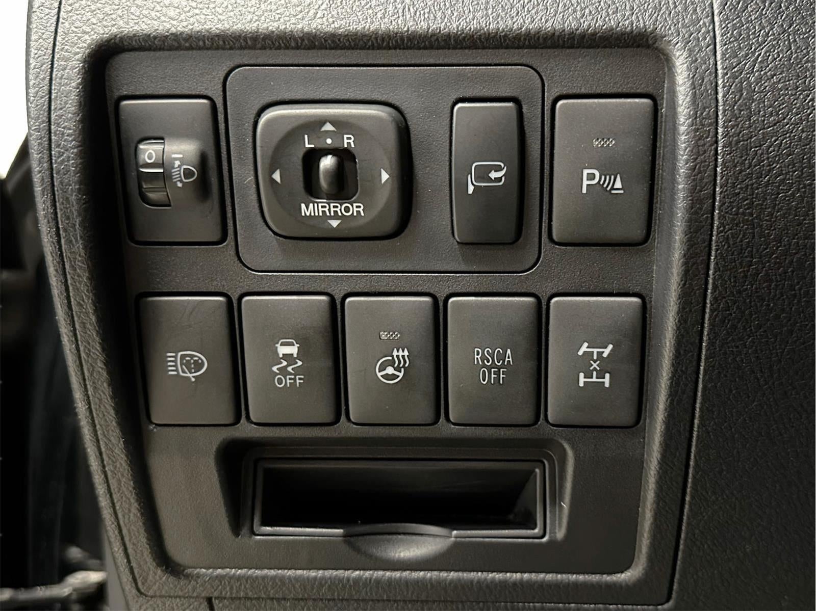 2013 Toyota Land Cruiser V8