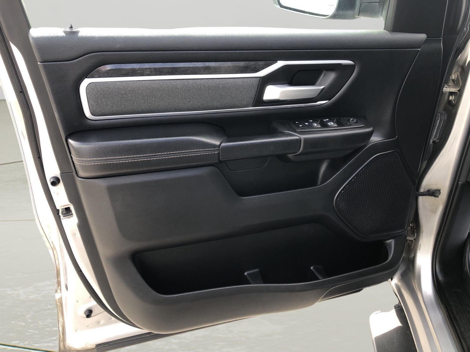 2022 RAM 1500 Big Horn Crew Cab 4x4 5'7" Box