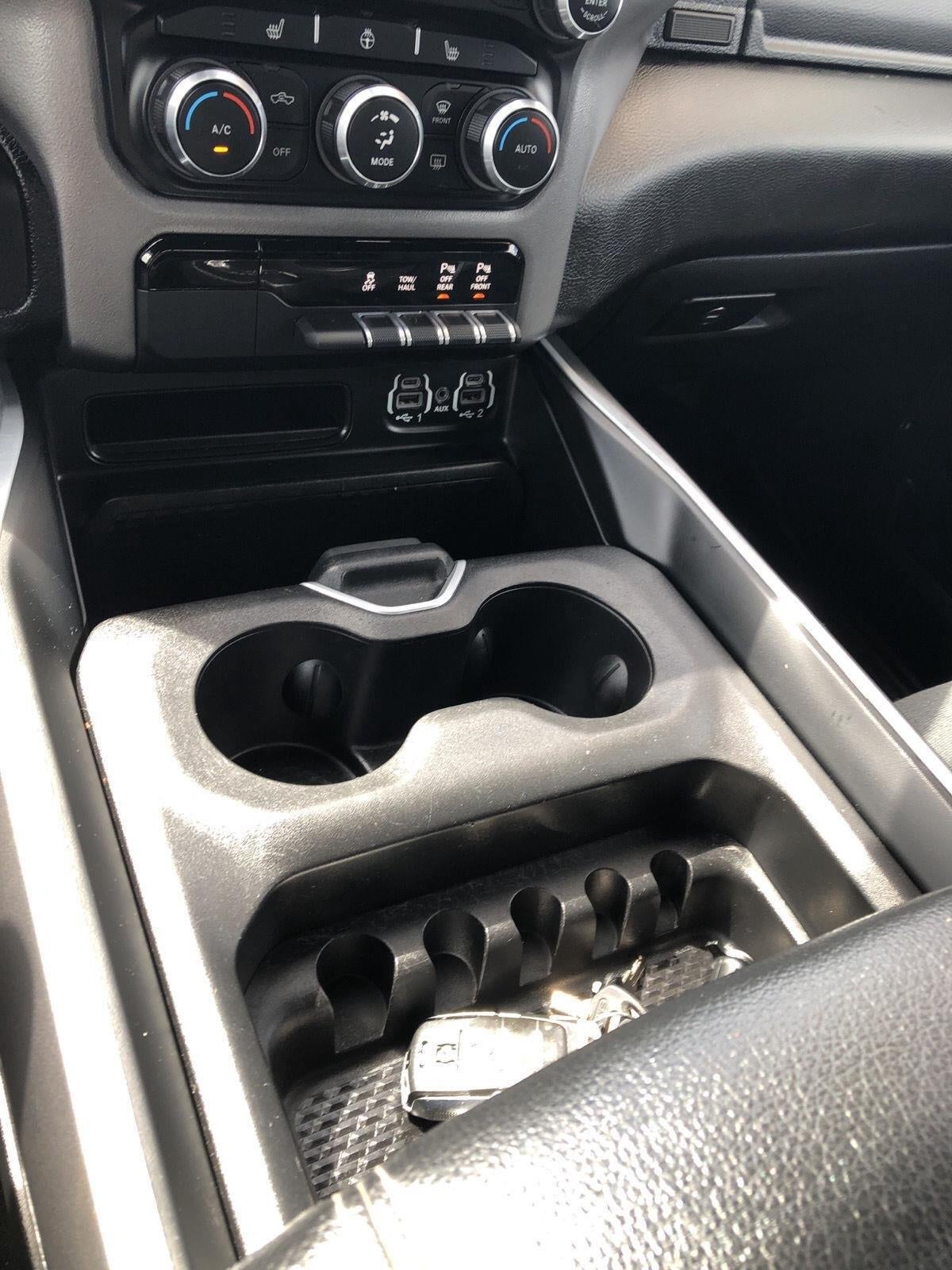 2022 RAM 1500 Big Horn Crew Cab 4x4 5'7" Box