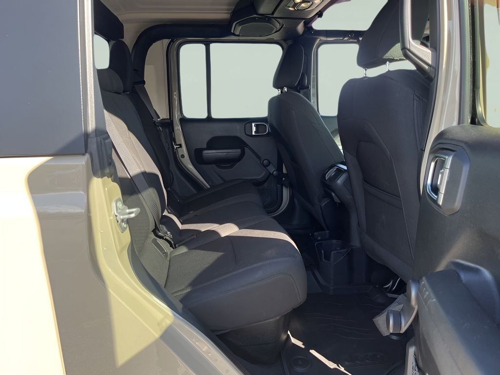 2022 Jeep Gladiator Sport