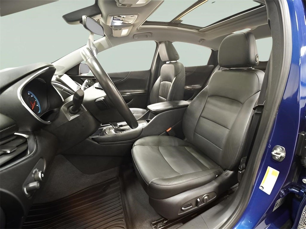 2019 Chevrolet Malibu LT w/ Leather & Sunroof *CarBravo Certified*
