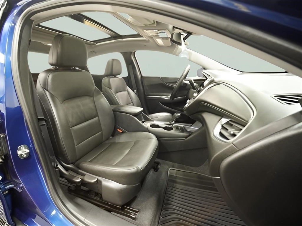 2019 Chevrolet Malibu LT w/ Leather & Sunroof *CarBravo Certified*