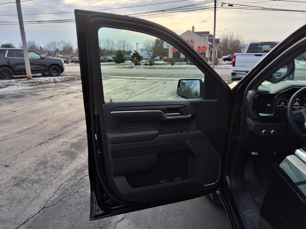2025 GMC Sierra 1500 SLT Leather W/Heated Power Seats!