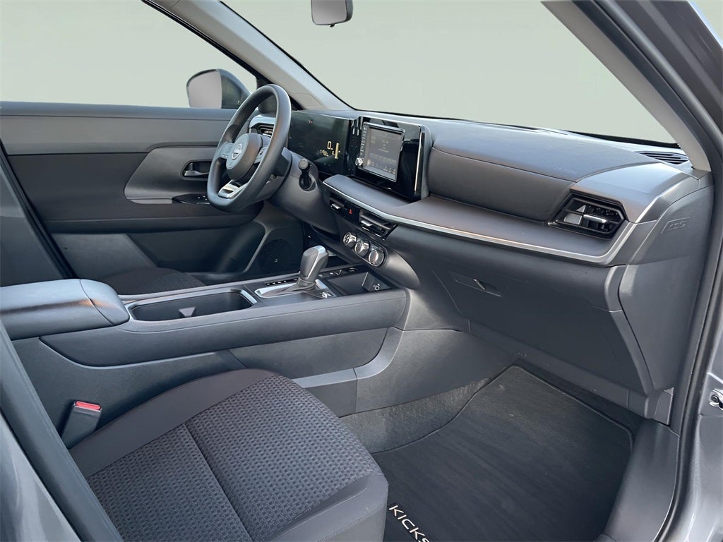 2025 Nissan Kicks S