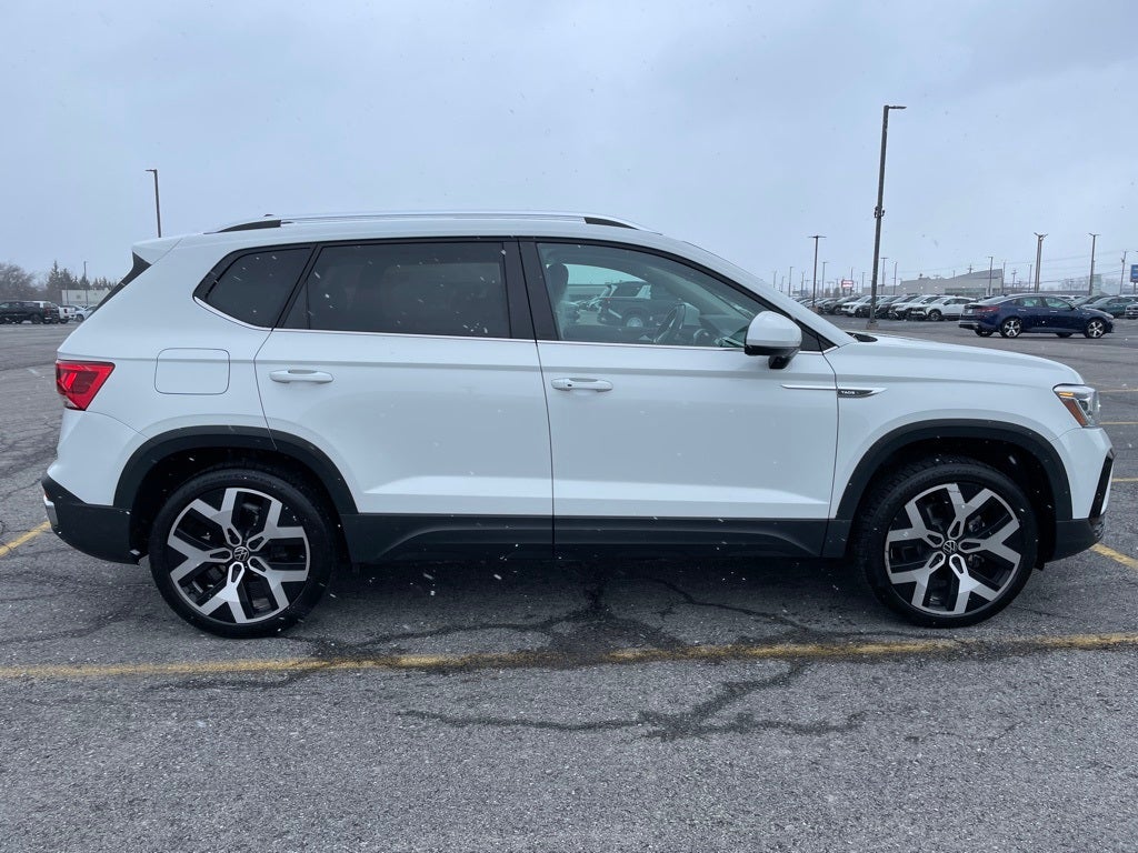 2022 Volkswagen Taos 1.5T SEL Certified