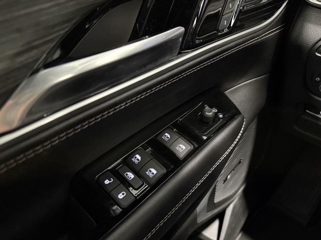 2023 Jeep Wagoneer L Series III 4x4