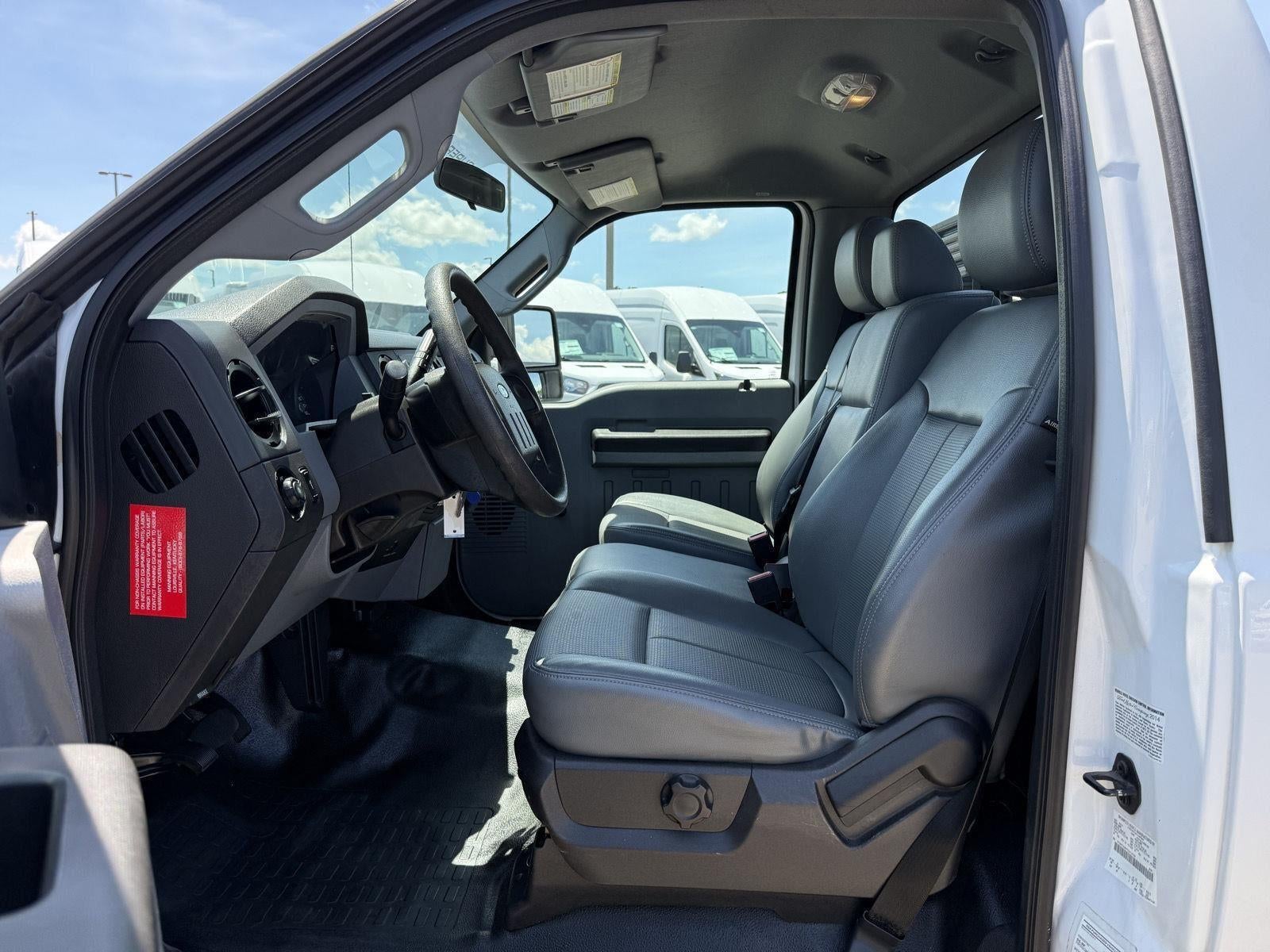 2015 Ford F-350 Chassis 2WD Reg Cab 165 WB 84 CA XL