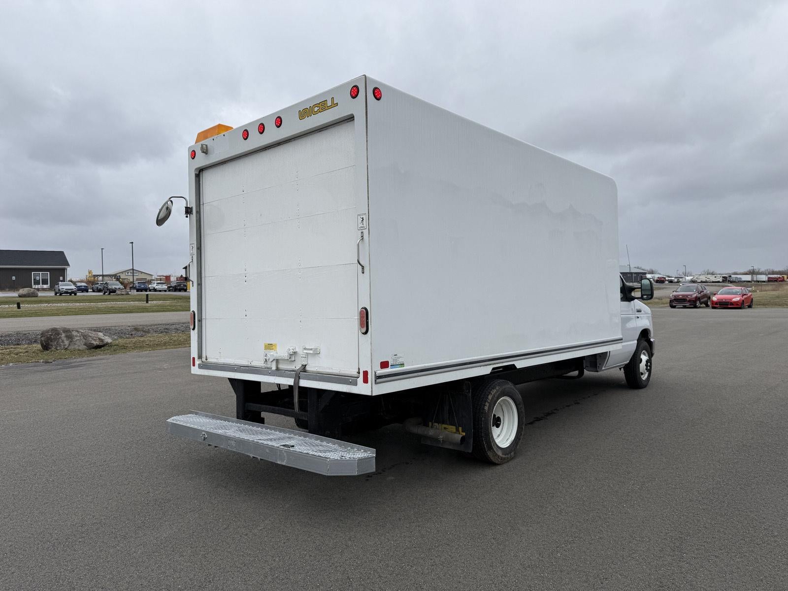 2019 Ford E-450 Cutaway E-450 DRW 158 WB