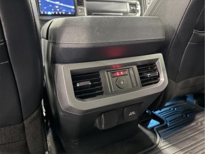 2023 Ford Super Duty F-450 DRW LARIAT