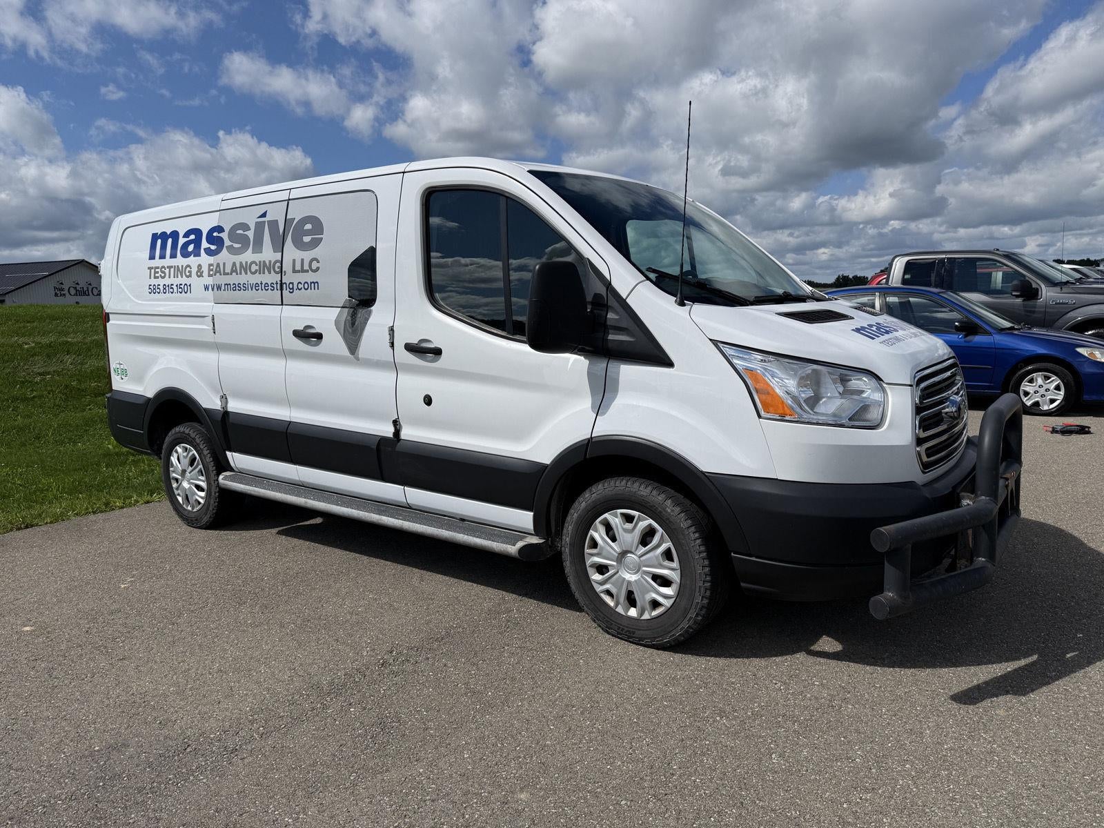 2019 Ford Transit-250 T-250 130' Low Rf 9000 GVWR Swing-Out RH Dr