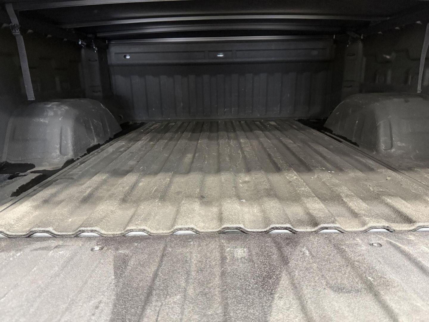 2023 Chevrolet Silverado 1500 4WD Crew Cab Short Bed Custom