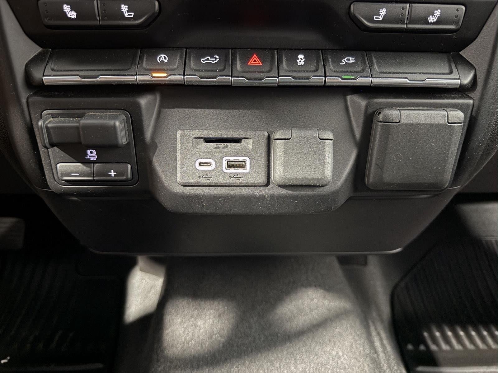 2021 Chevrolet Silverado 1500 4WD Crew Cab Short Bed LT