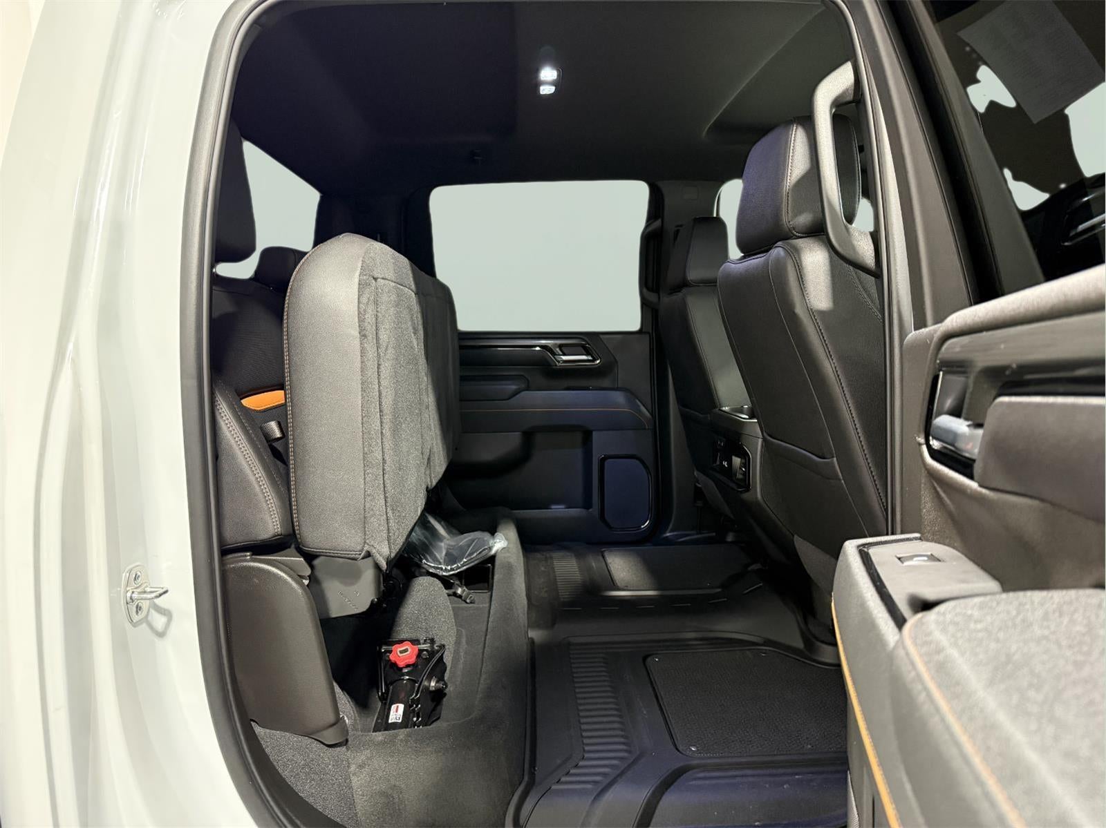 2025 GMC Sierra 2500HD 4WD Crew Cab Standard Bed AT4