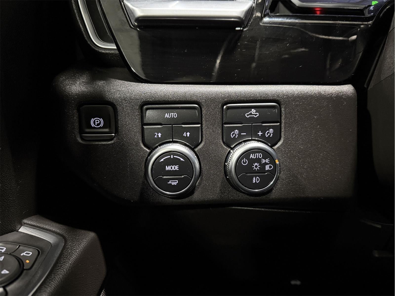 2022 GMC Sierra 1500 4WD Crew Cab Short Box Elevation