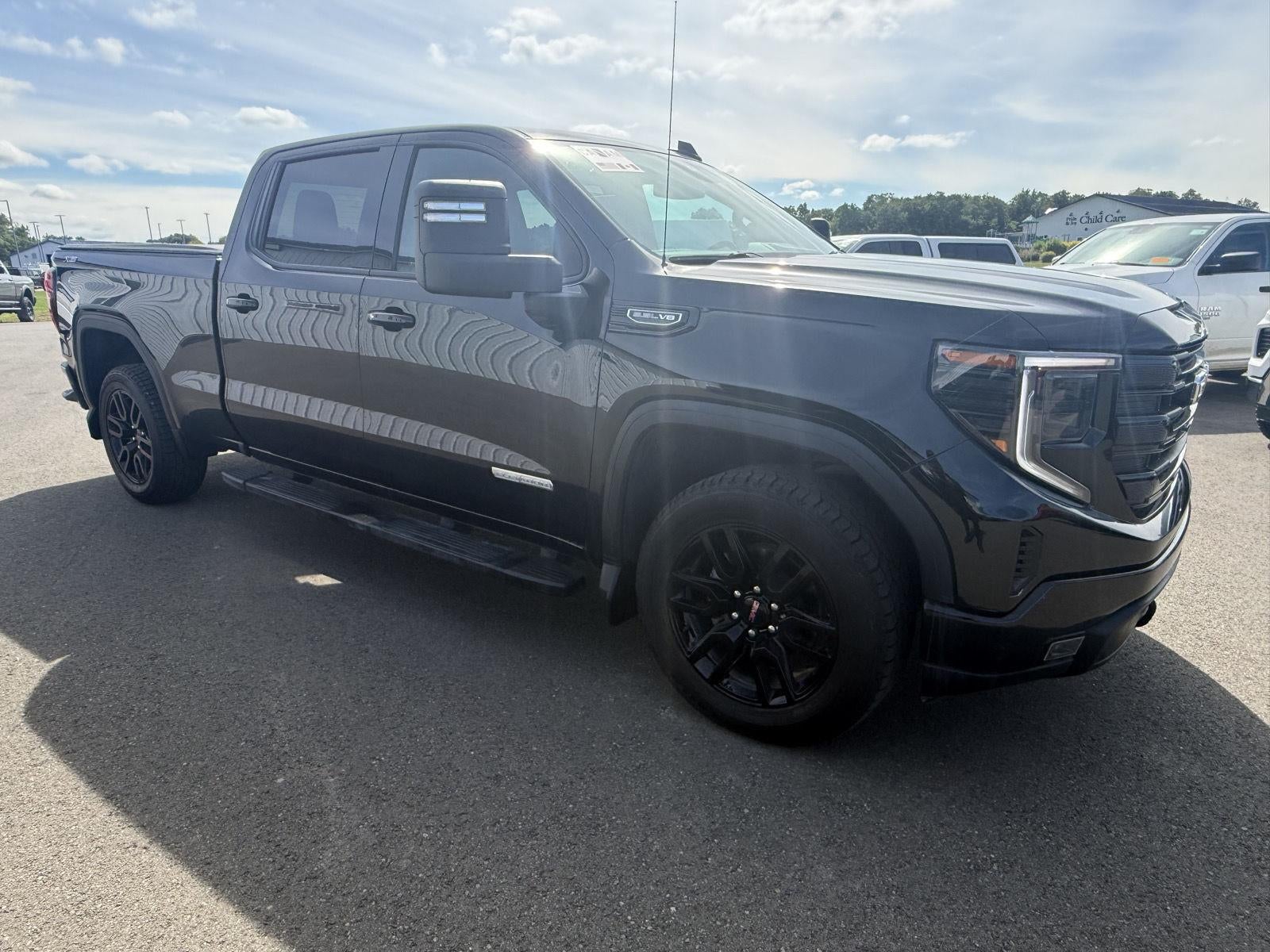 2025 GMC Sierra 1500 Elevation