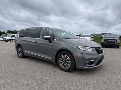 2023 Chrysler Pacifica Hybrid Limited