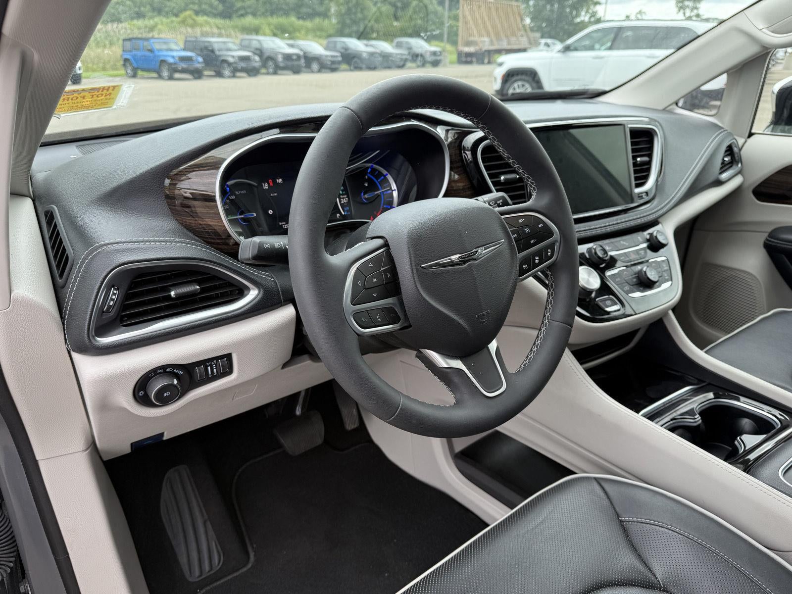 2023 Chrysler Pacifica Hybrid Limited