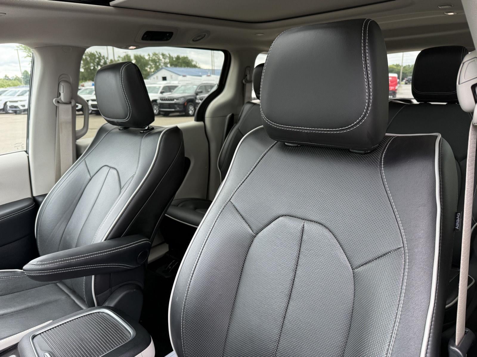 2023 Chrysler Pacifica Hybrid Limited