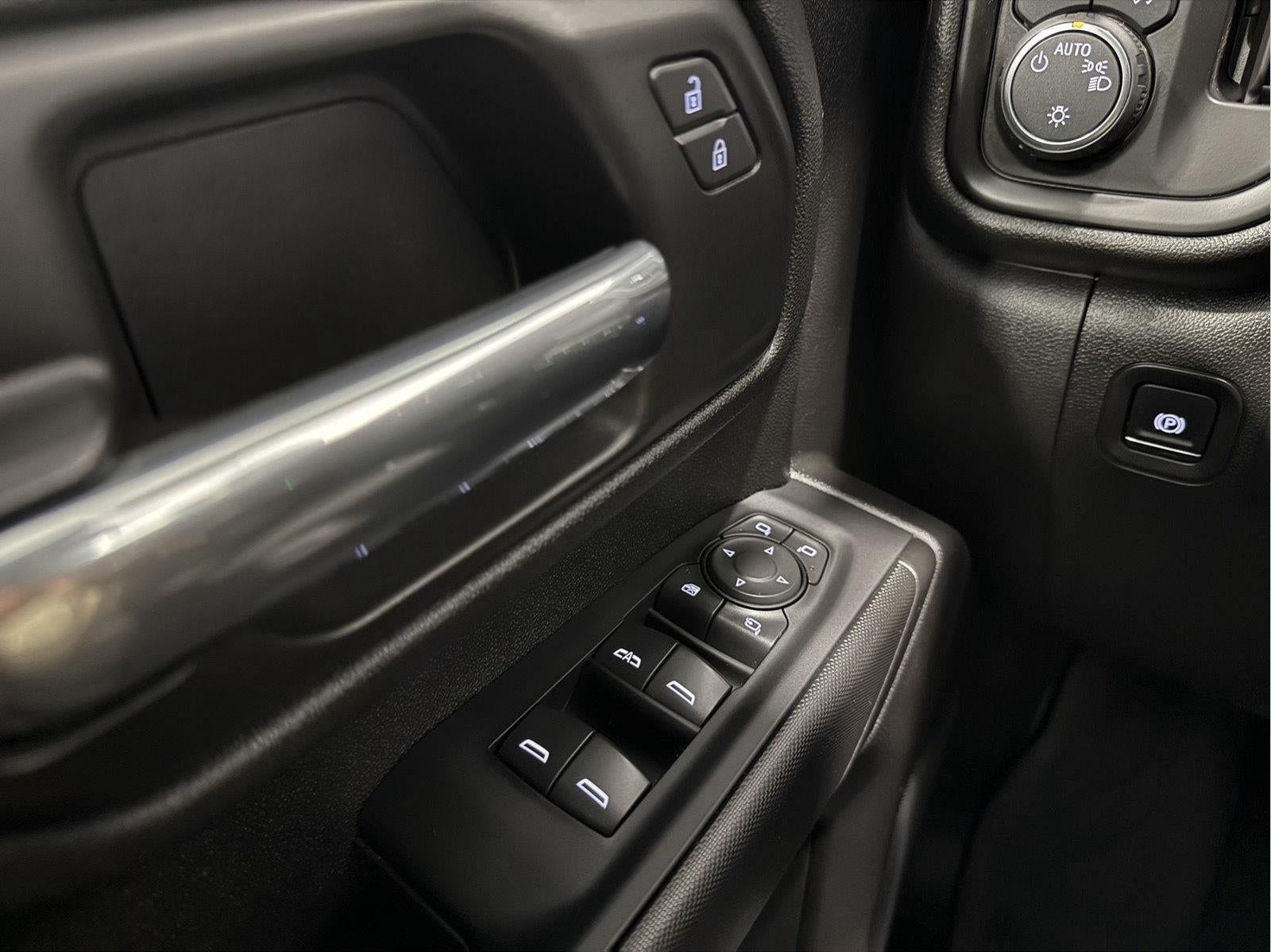 2025 Chevrolet Silverado 2500HD 4WD Crew Cab Standard Bed Custom