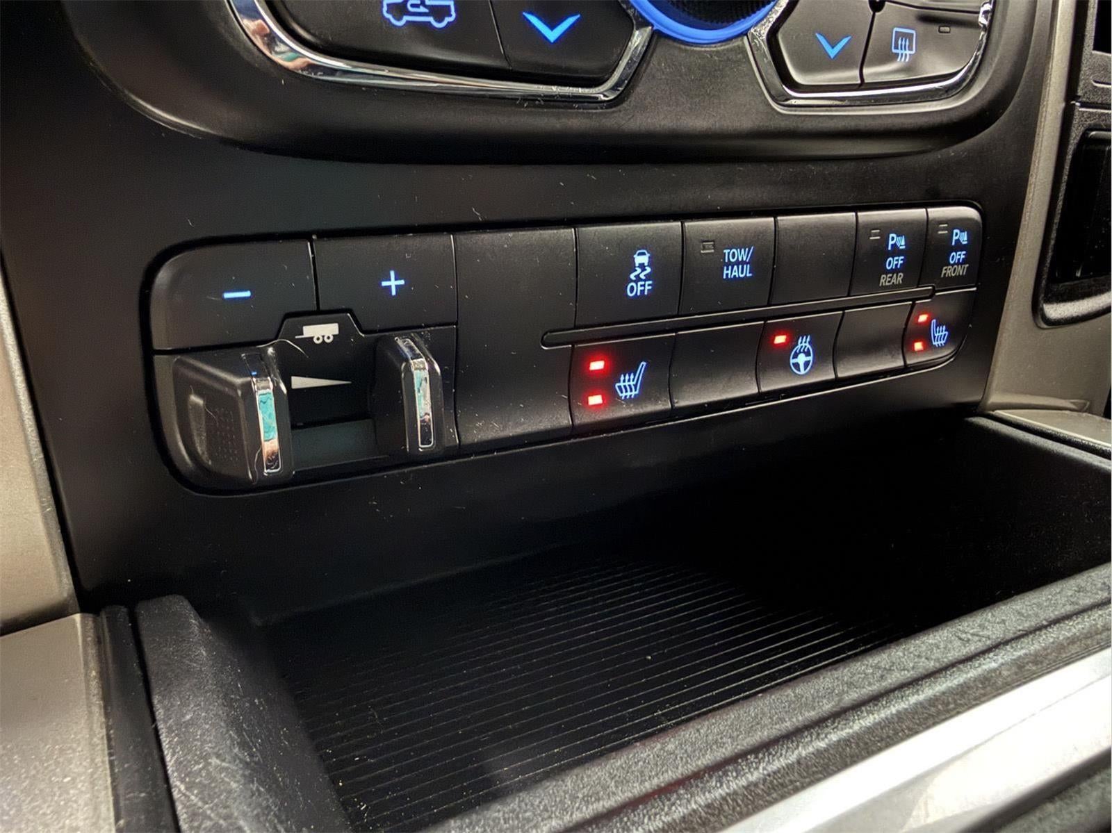2018 RAM 1500 Big Horn Crew Cab 4x4 5'7' Box