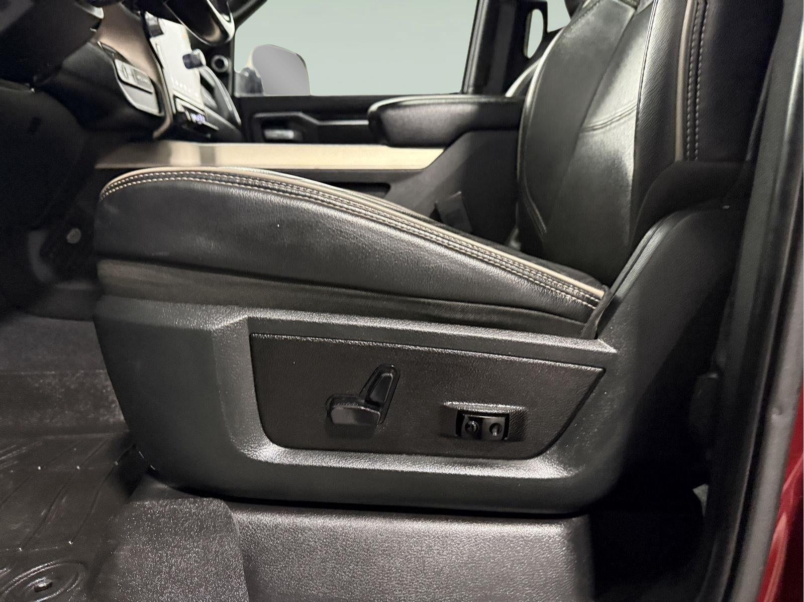 2019 RAM 2500 Laramie Crew Cab 4x4 6'4' Box