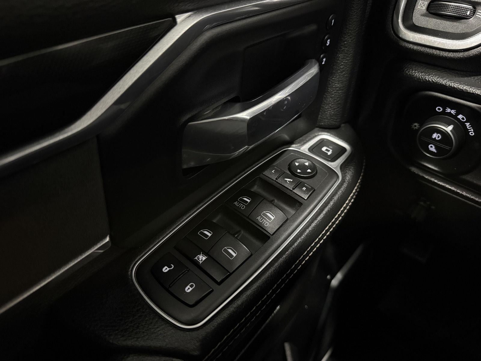 2019 RAM 2500 Laramie Crew Cab 4x4 6'4' Box