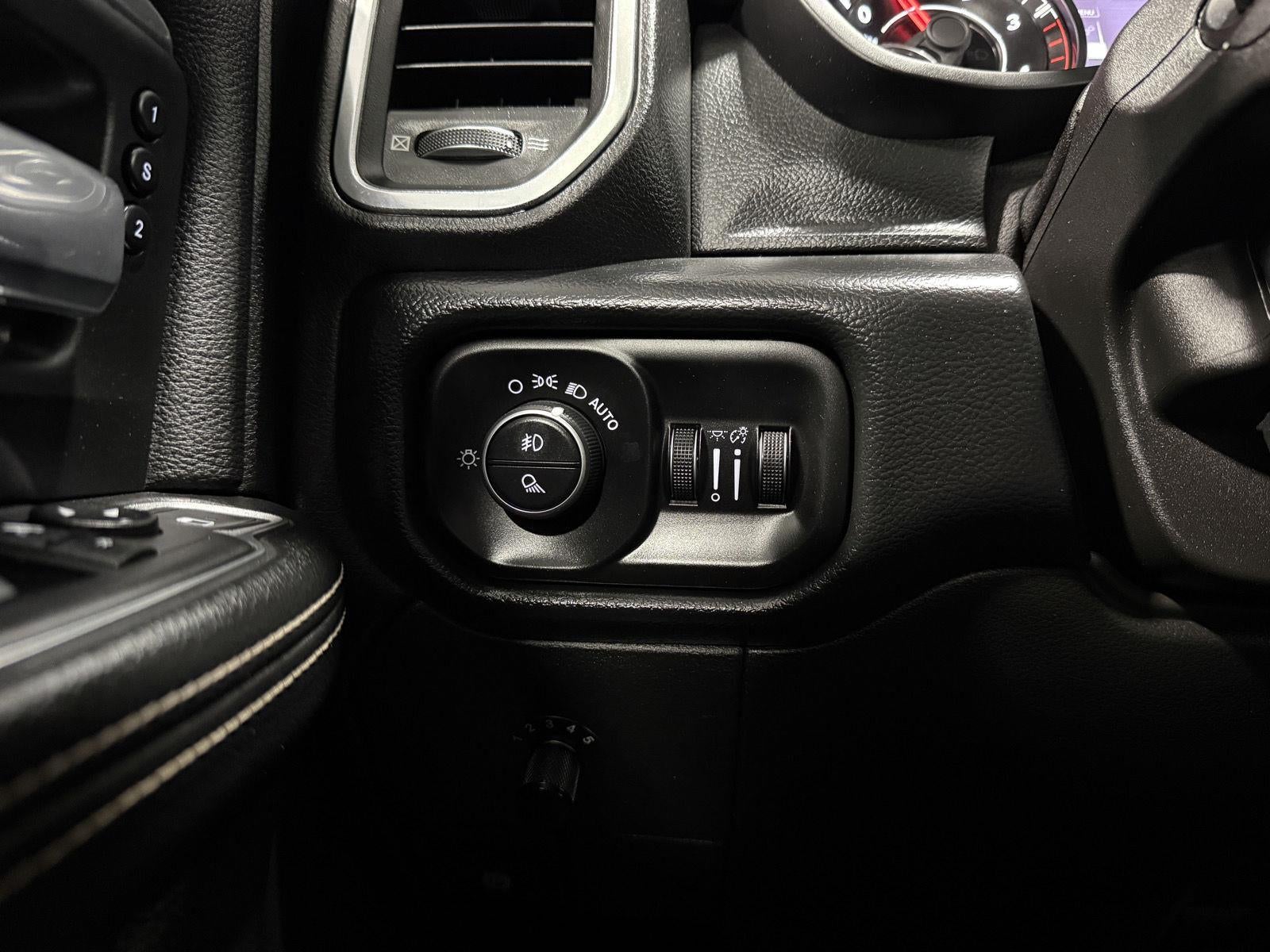 2019 RAM 2500 Laramie Crew Cab 4x4 6'4' Box