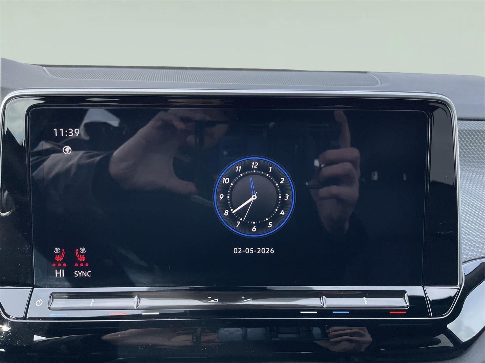 2024 Volkswagen Atlas Cross Sport 2.0T SEL R-Line