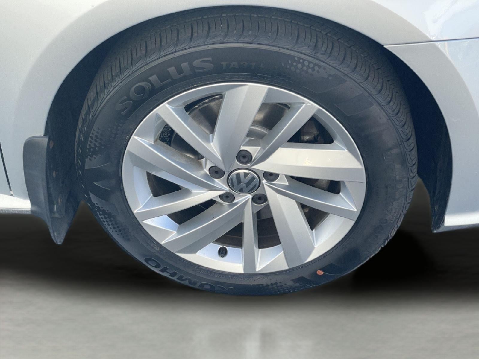 2018 Volkswagen Passat 2.0T SE