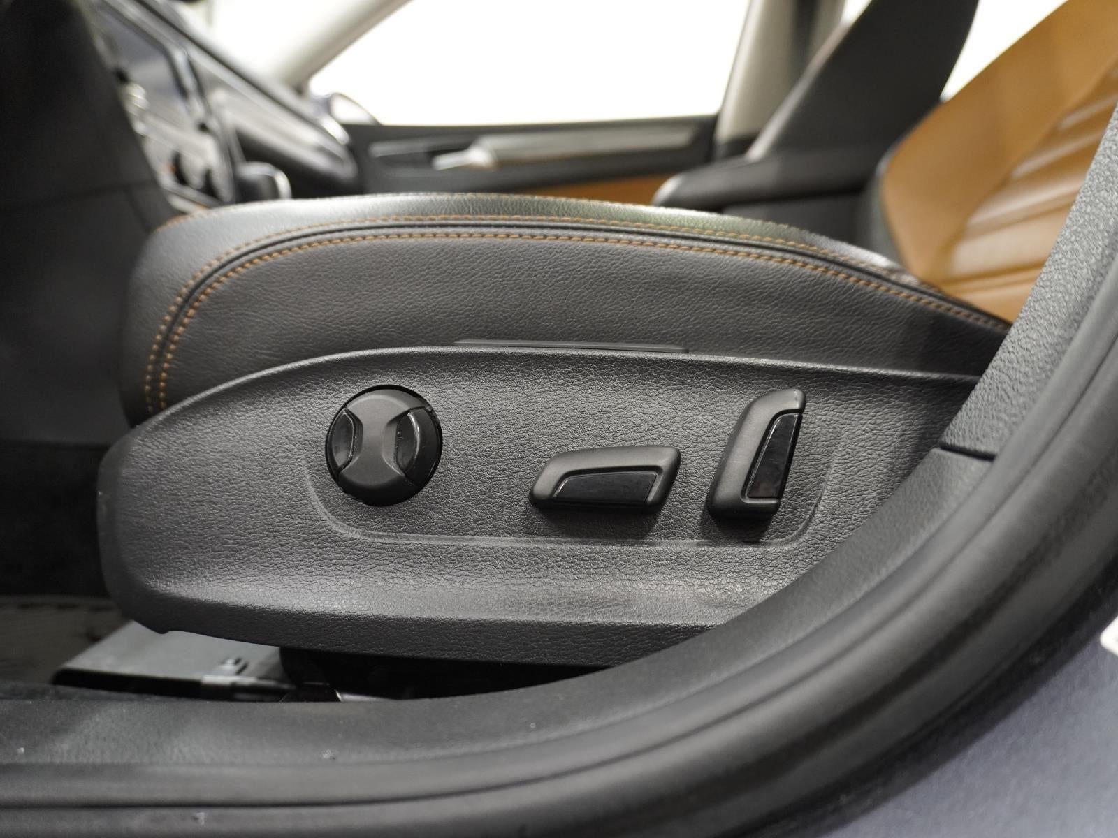 2018 Volkswagen Passat 2.0T SEL Premium