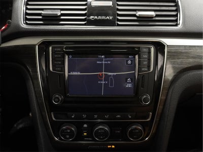 2018 Volkswagen Passat 2.0T SEL Premium