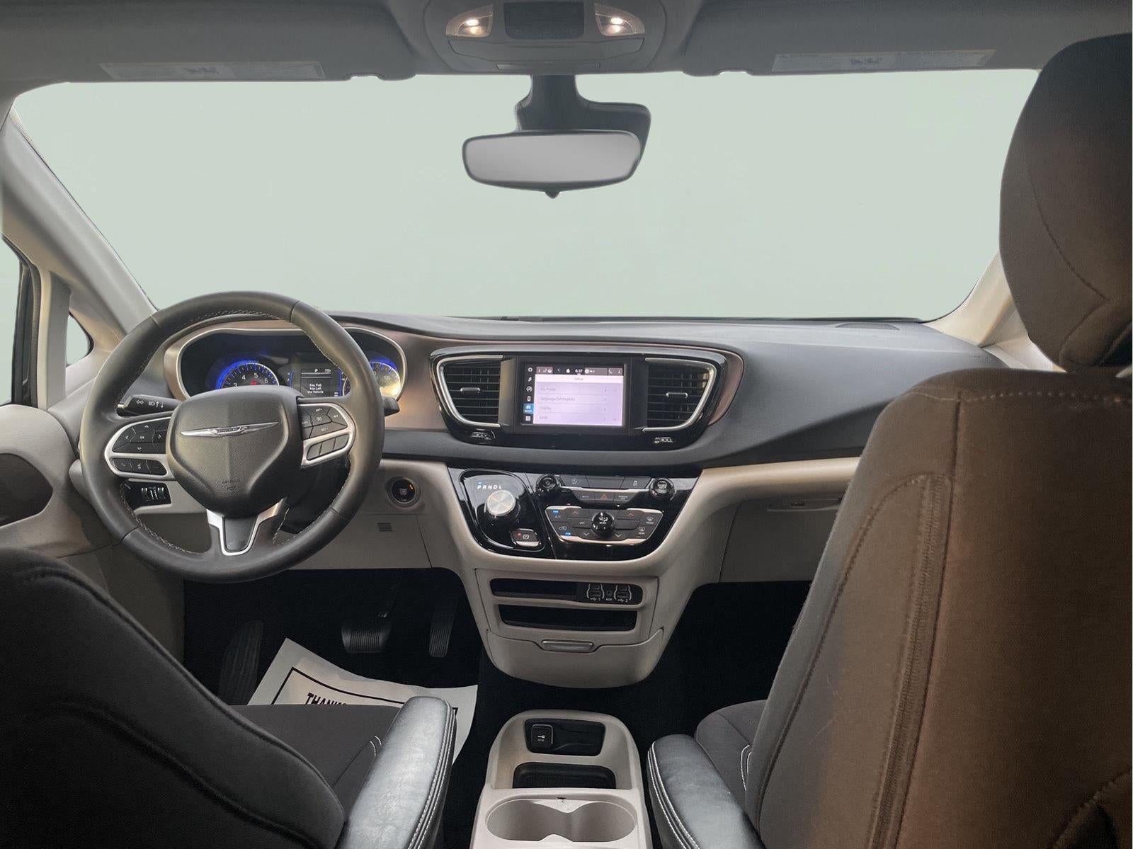 2023 Chrysler Voyager LX