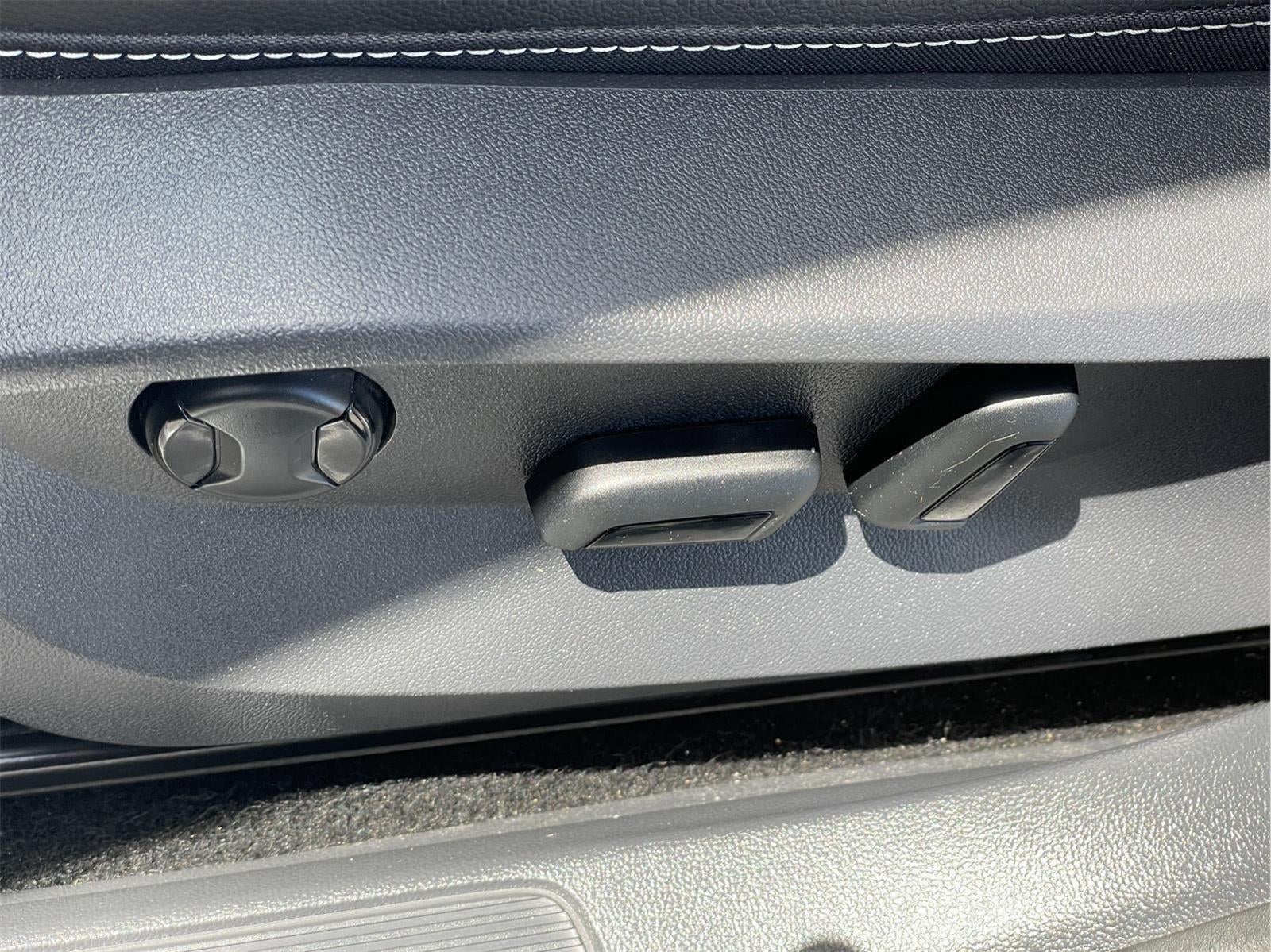 2023 Volkswagen Taos SEL