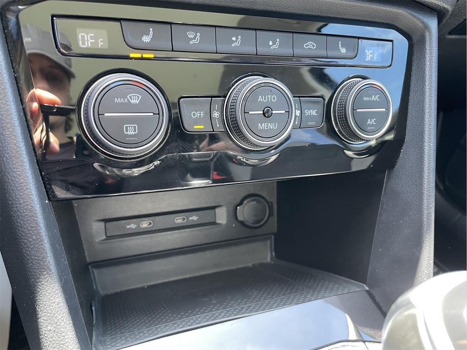 2023 Volkswagen Taos SEL