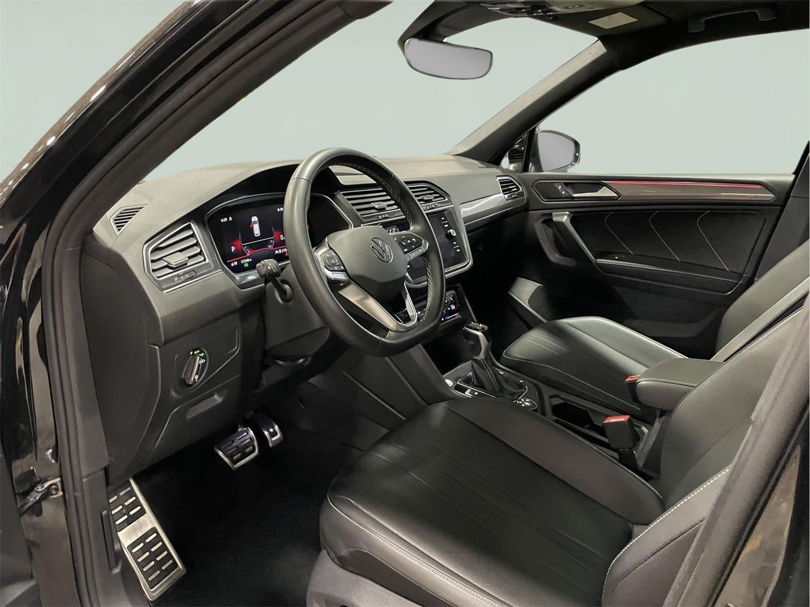 2023 Volkswagen Tiguan SE R-Line Black
