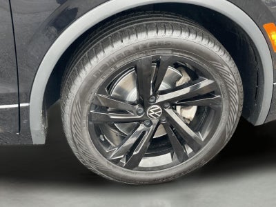2023 Volkswagen Tiguan SE R-Line Black