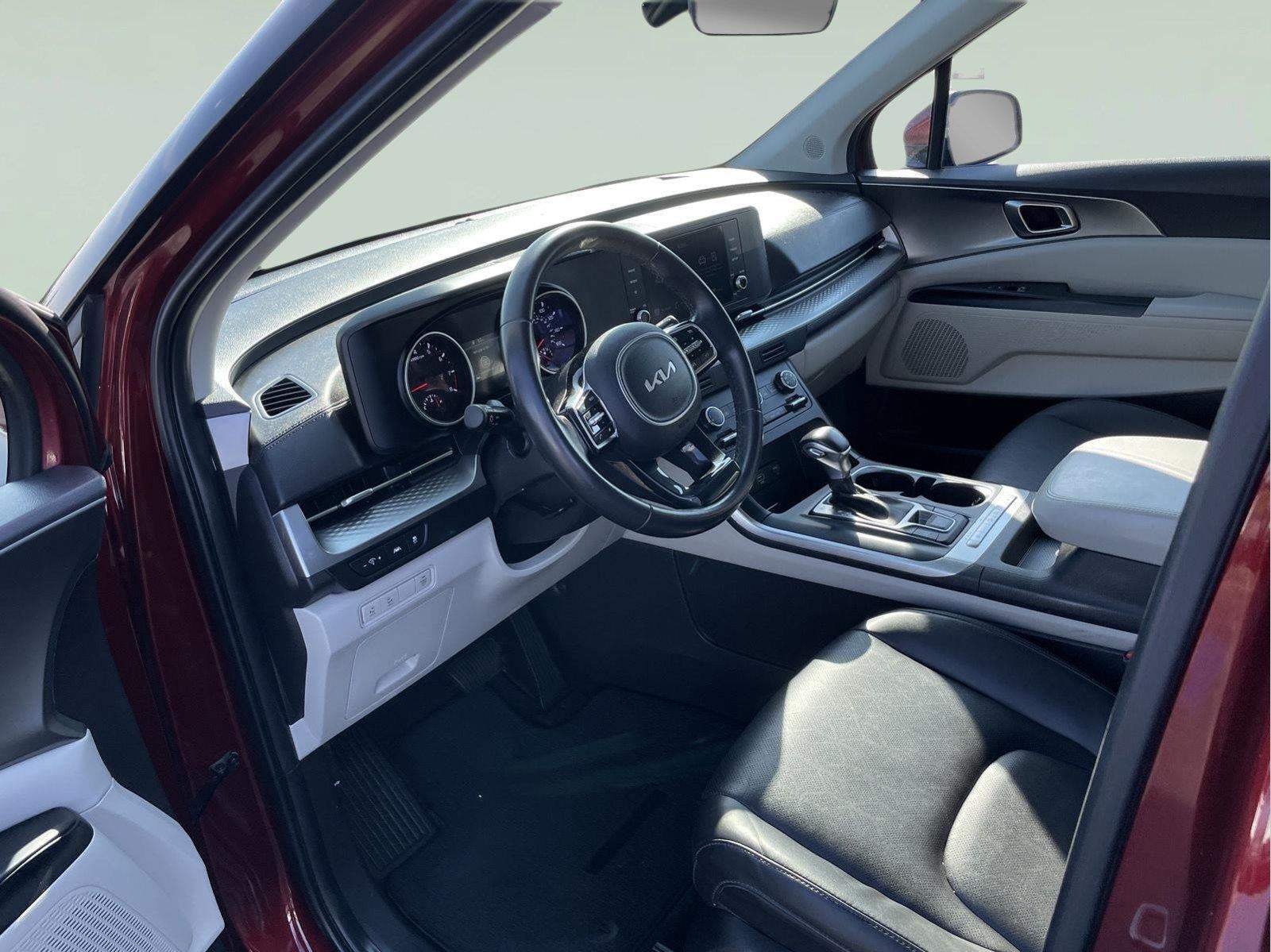 2023 Kia Carnival LX
