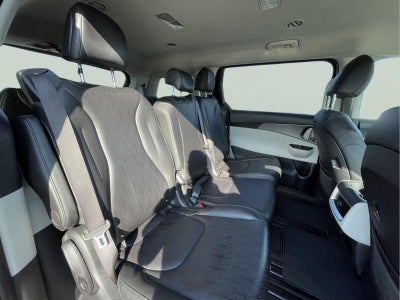 2023 Kia Carnival LX