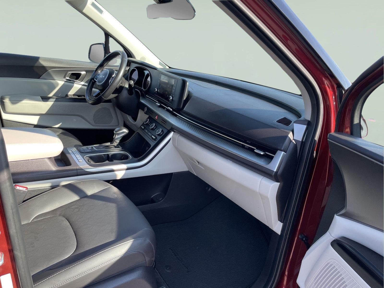 2023 Kia Carnival LX