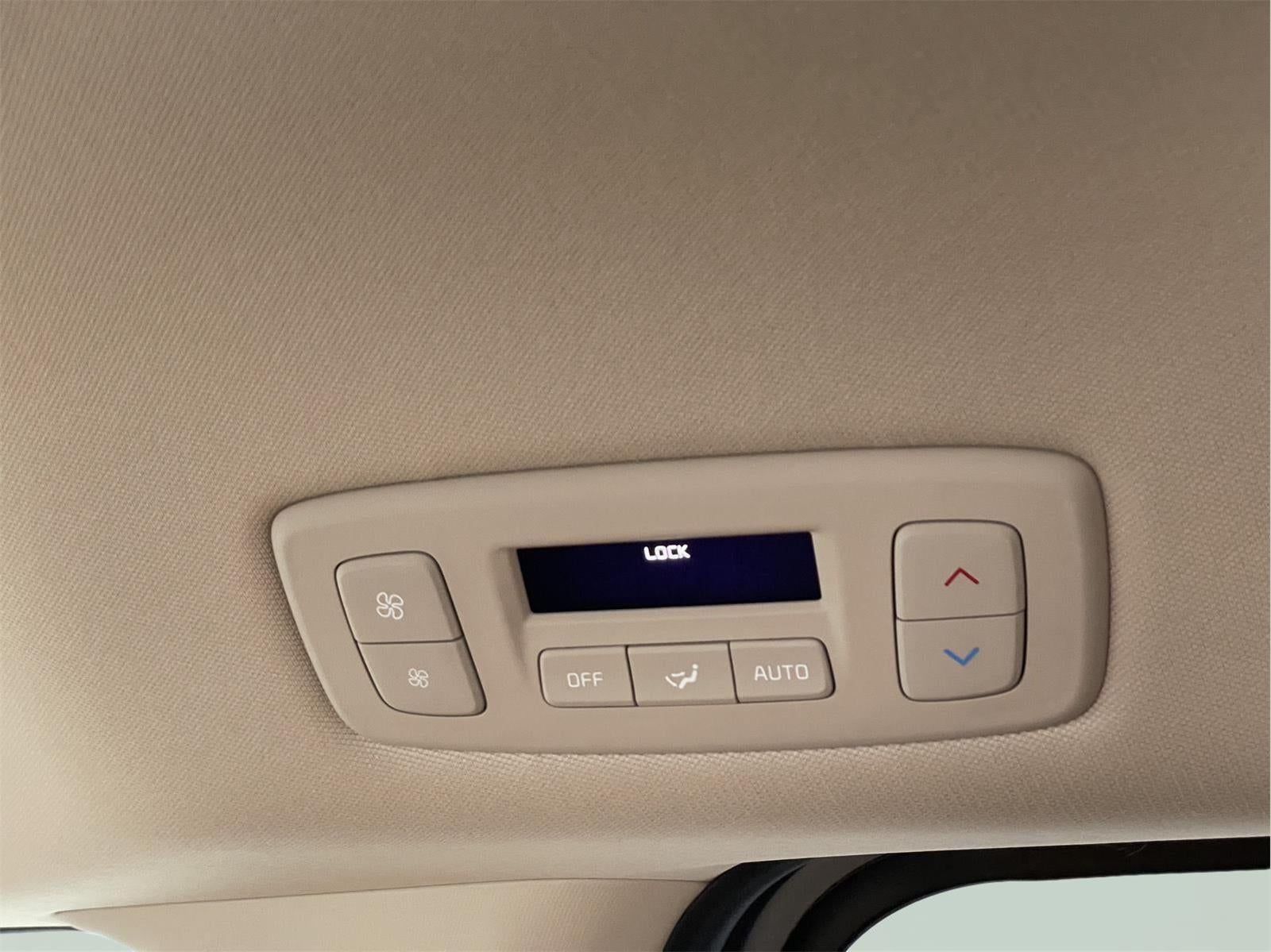 2023 Kia Carnival EX