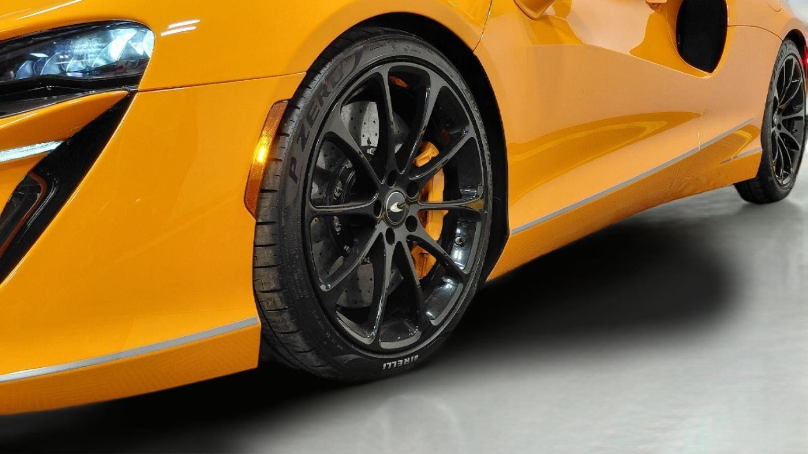 2023 McLaren Artura TechLux